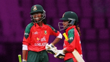 স্বর্ণার ফিফটির পরও হার দিয়ে সিরিজ শুরু বাংলাদেশের 